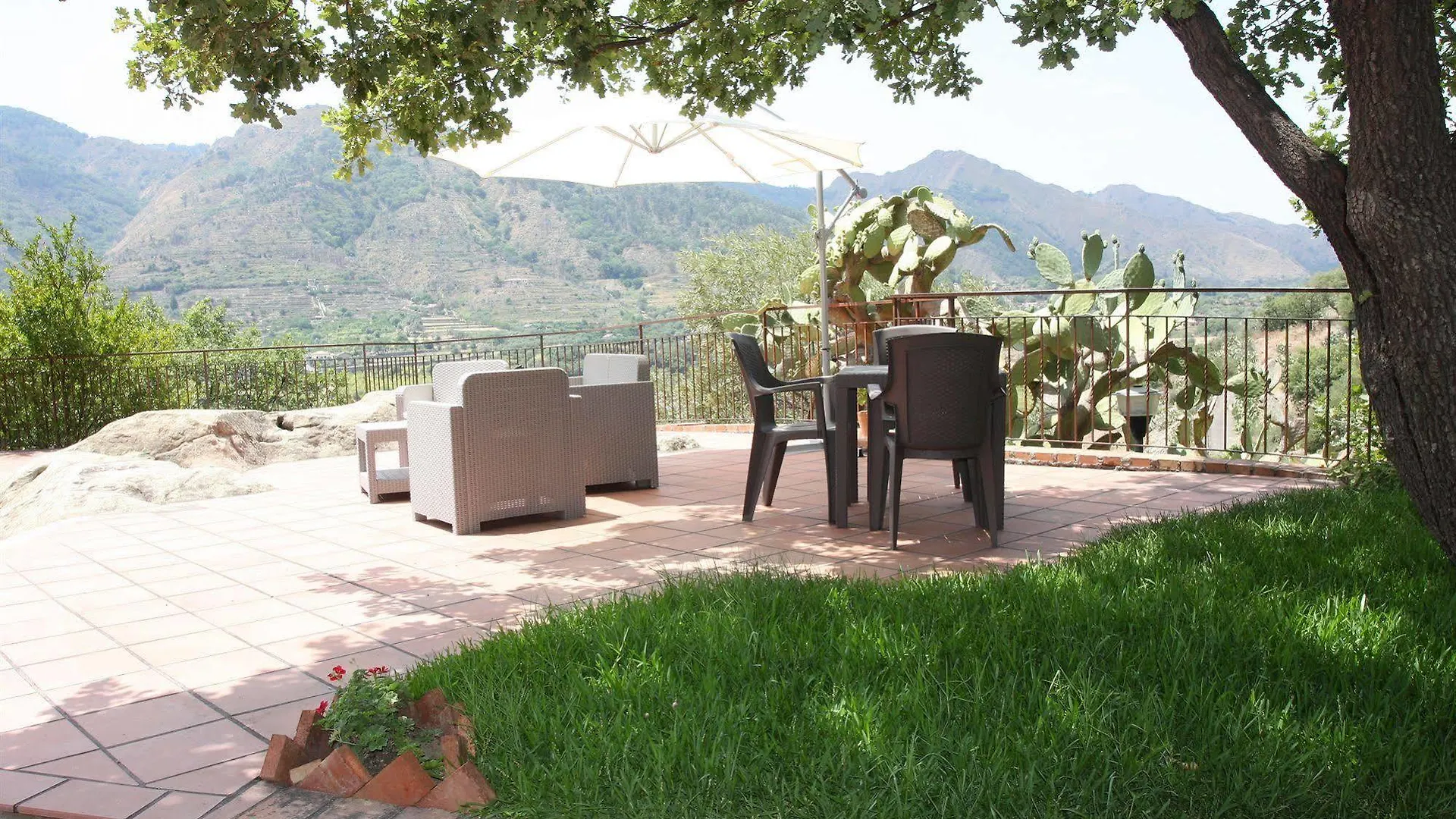 Il Poggio Luxury Country Resort Gaggi 2*, Graniti